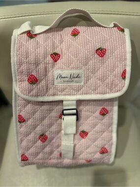 Moon Nude Pink Strawberry Quilted Lunch Bag